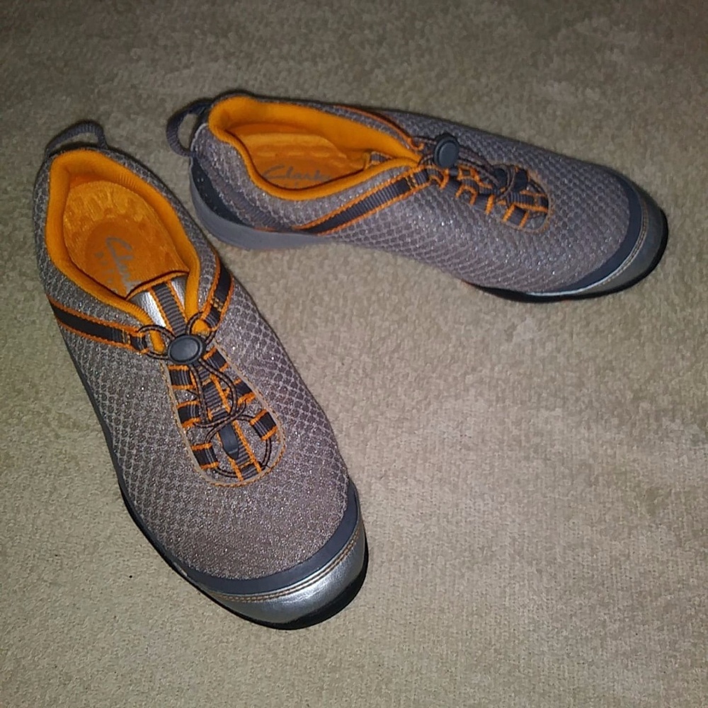 Clarks Privo gray and orange sneakers size 6 1/2